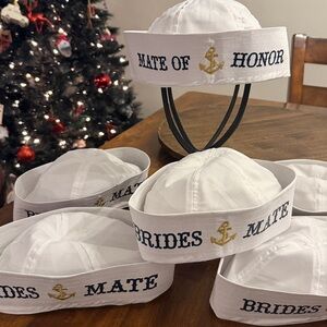 set of 5 White Brides Mate hat with Gold Anchor and 1 mate of honor